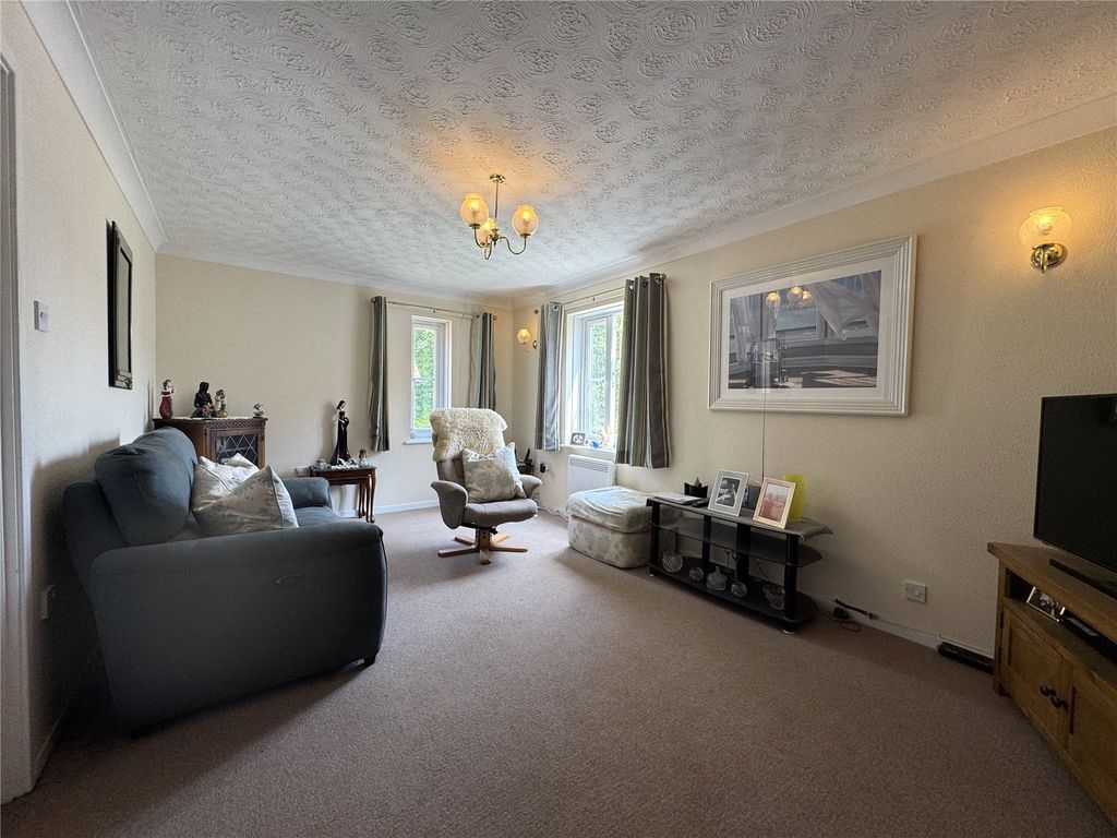 Property photo 3 of 17 Picture No. 11