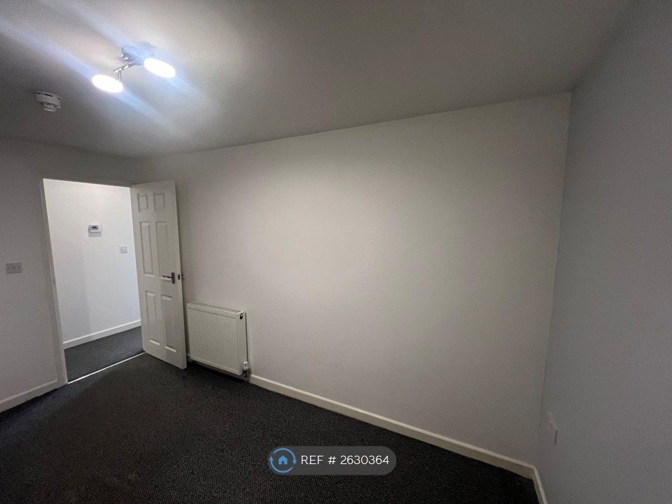 Property photo 2 of 6 Bedroom 1