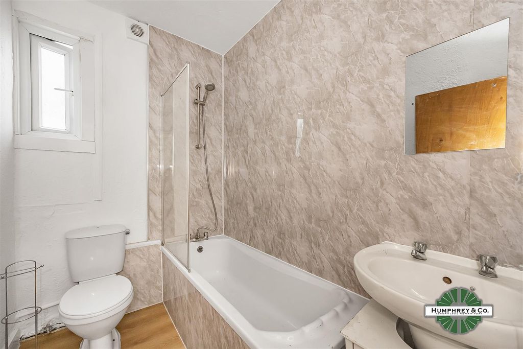 Property photo 3 of 7 3.Jpg