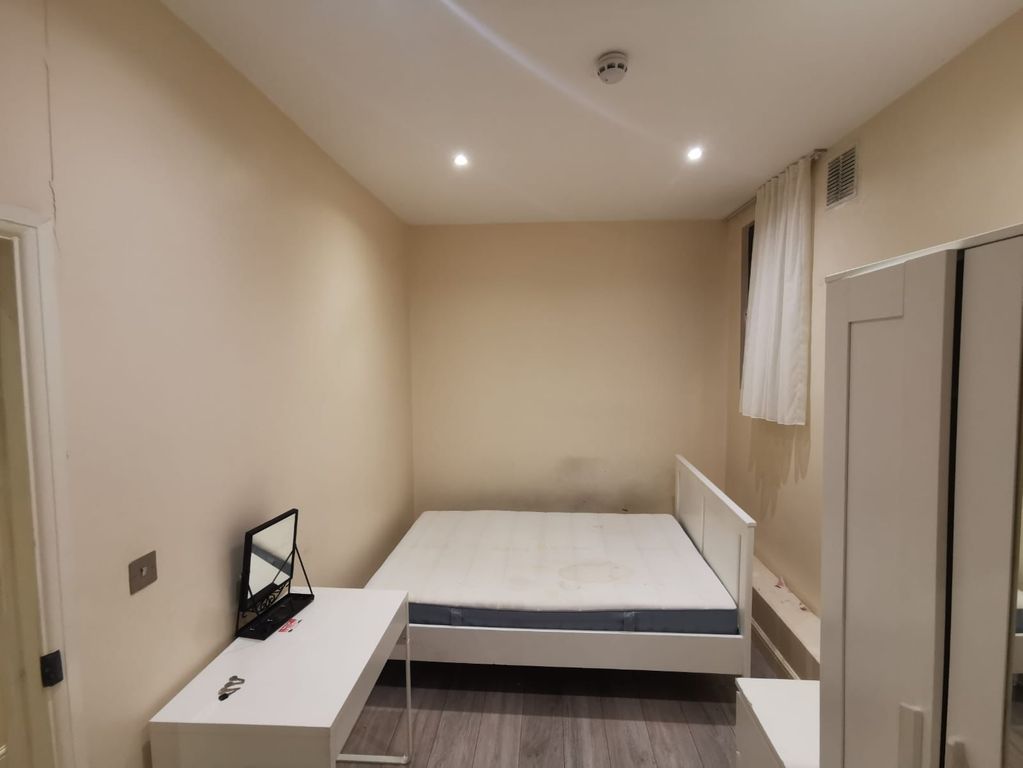 Property photo 1 of 4 Photo 2