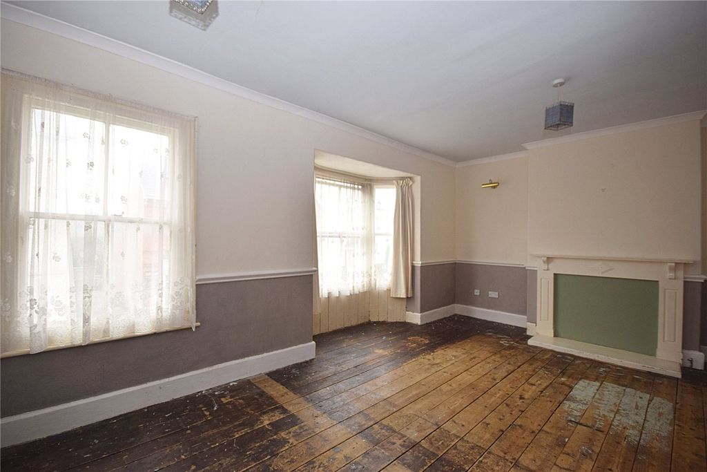 Property photo 3 of 12 Picture No. 02