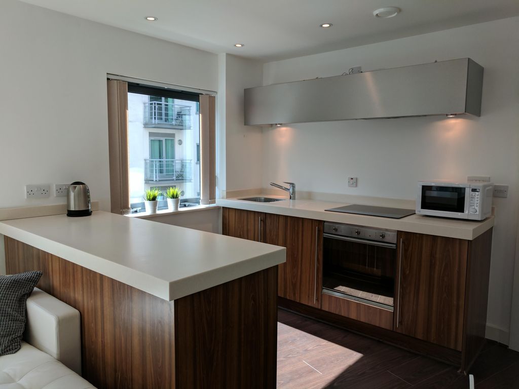 Property photo 2 of 8 Kitchen