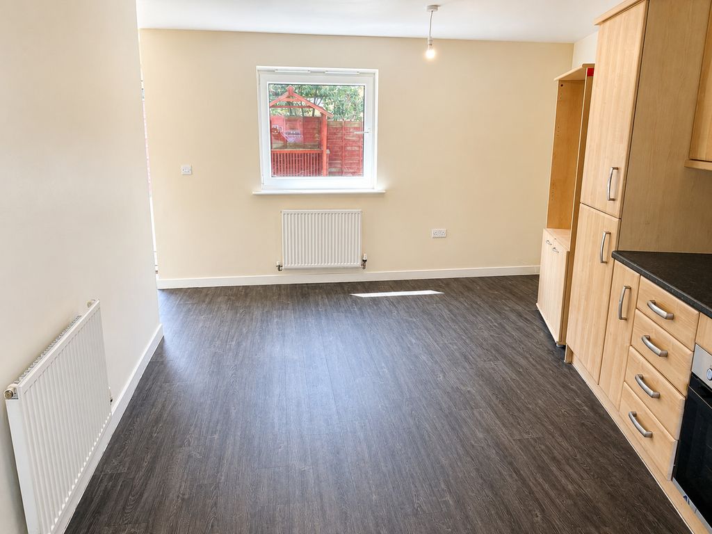 Property photo 3 of 23