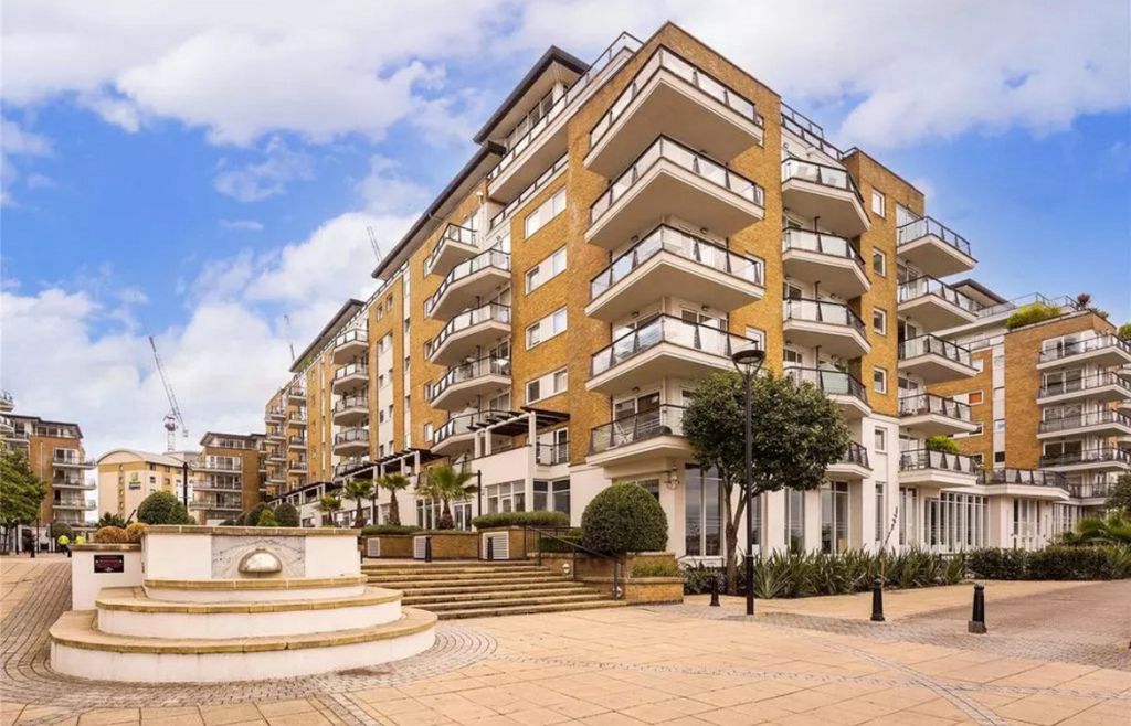 Property photo 1 of 17