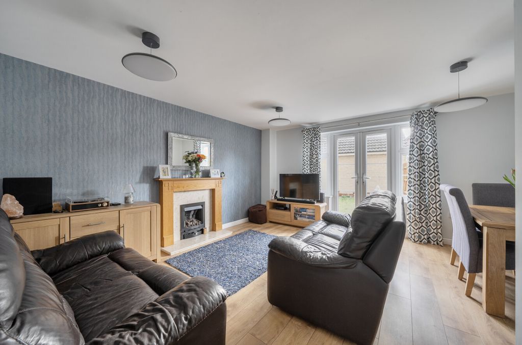 Property photo 2 of 12 140848576989d5c8Af199