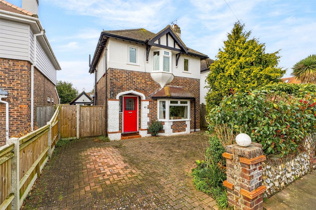 Property photo 1 of 23 Picture No. 11