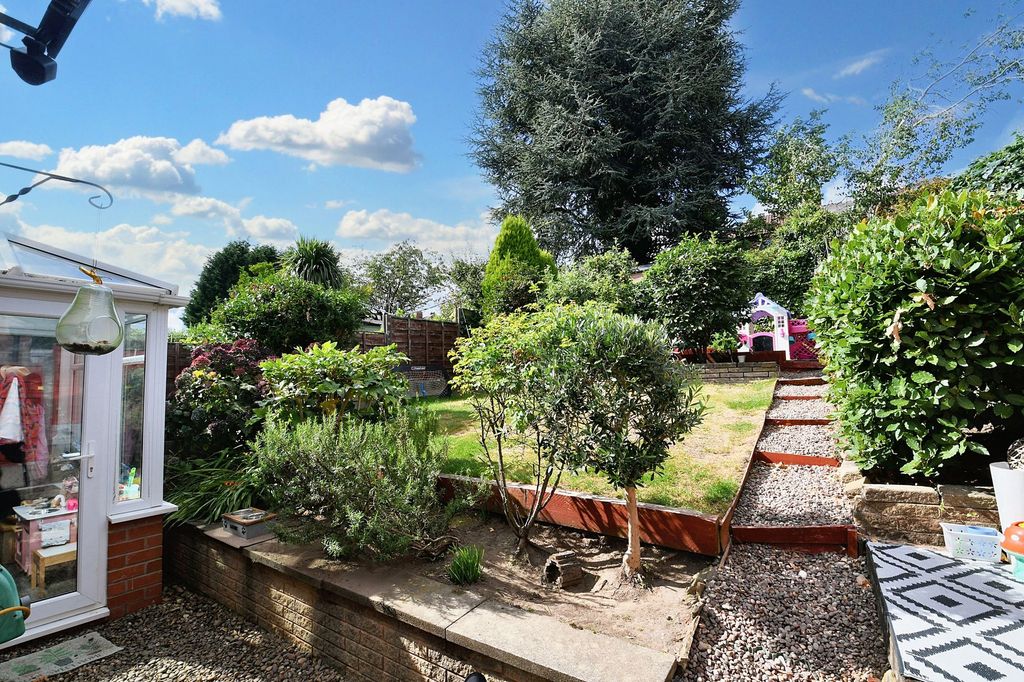 Property photo 3 of 20