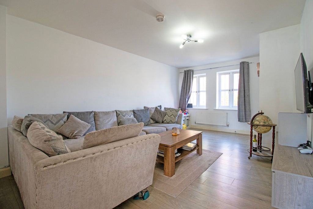 Property photo 2 of 14