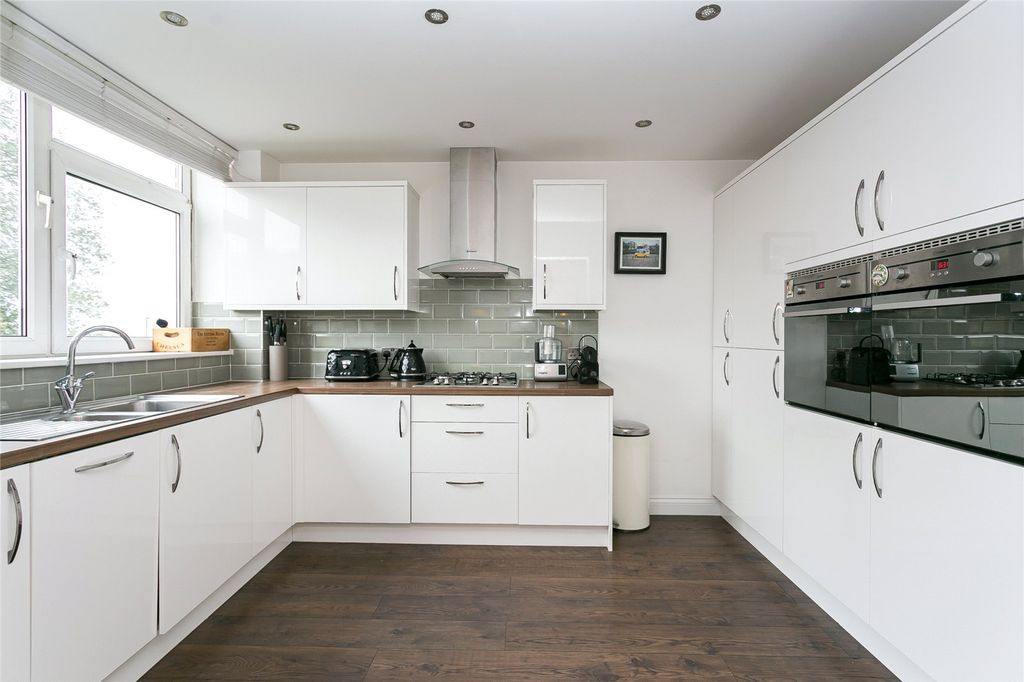 Property photo 2 of 7 Picture No. 09