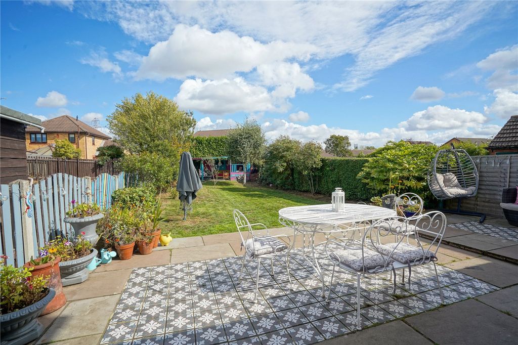 Property photo 3 of 19 Picture No. 17