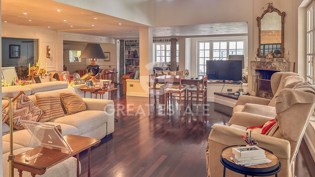 Property photo 2 of 14 Interiors