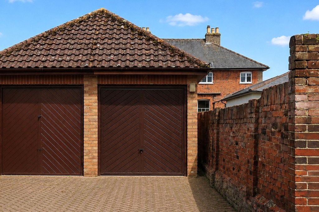Property photo 3 of 20 Picture No. 23