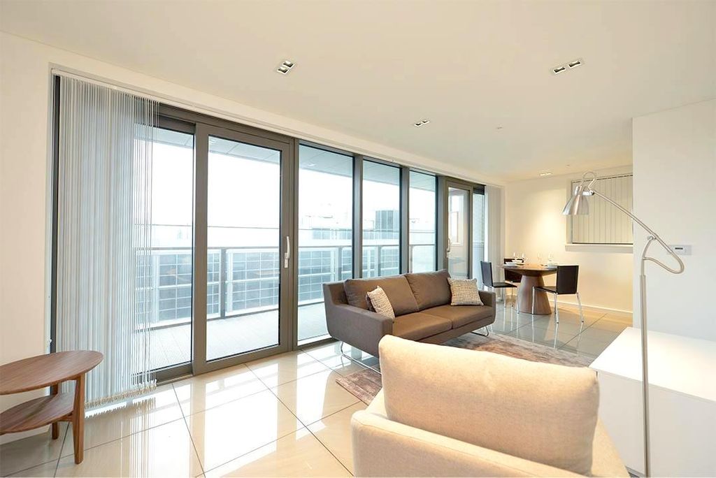 Property photo 1 of 8 1 Bedroom Flat For Rent