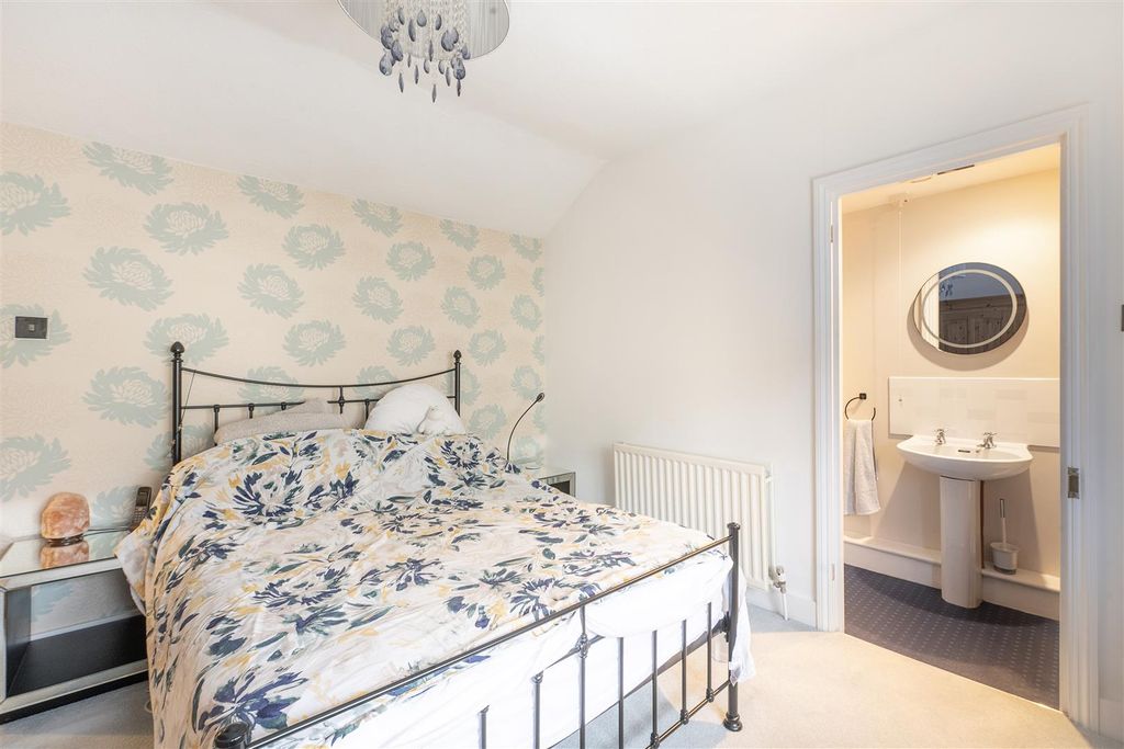 Property photo 3 of 14 7B-The-Hill-06.Jpg