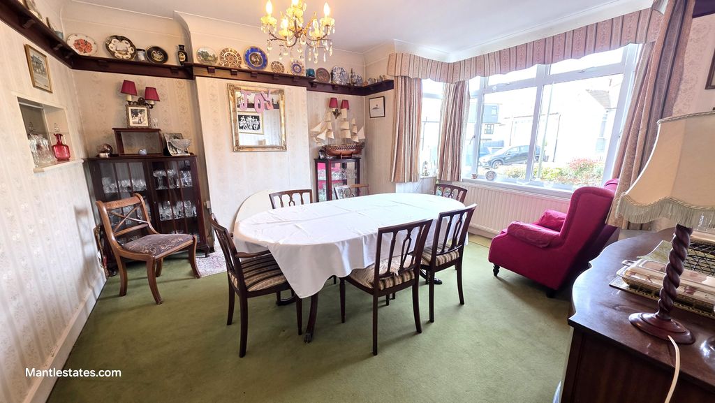 Property photo 2 of 26 Front Reception