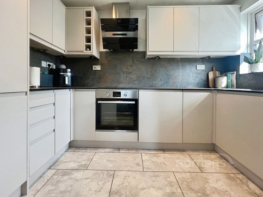 Property photo 3 of 20 Pbox-Img.Jpg
