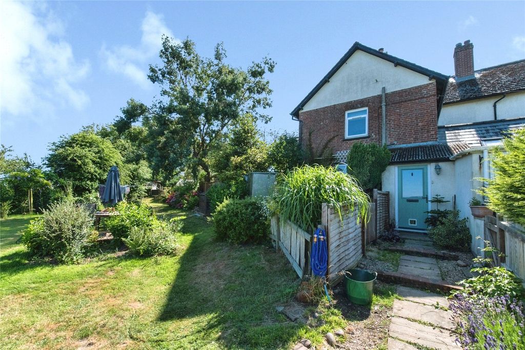 Property photo 2 of 20 Picture No. 17