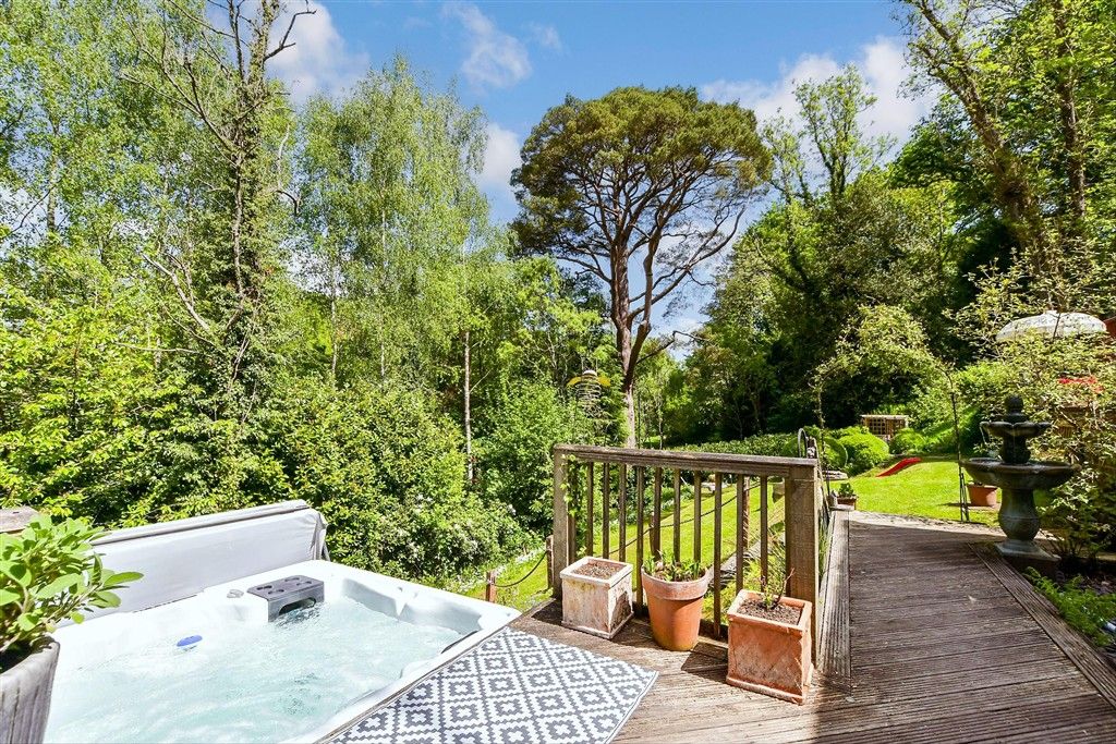 Property photo 1 of 14 External Feature