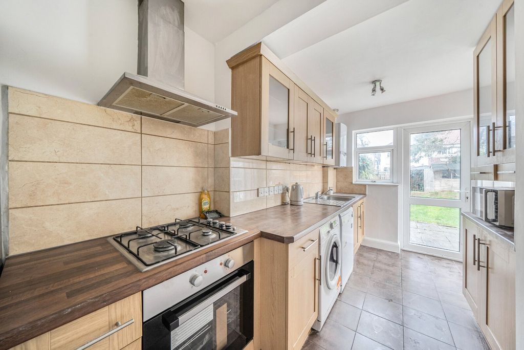 Property photo 3 of 13 Kitchen