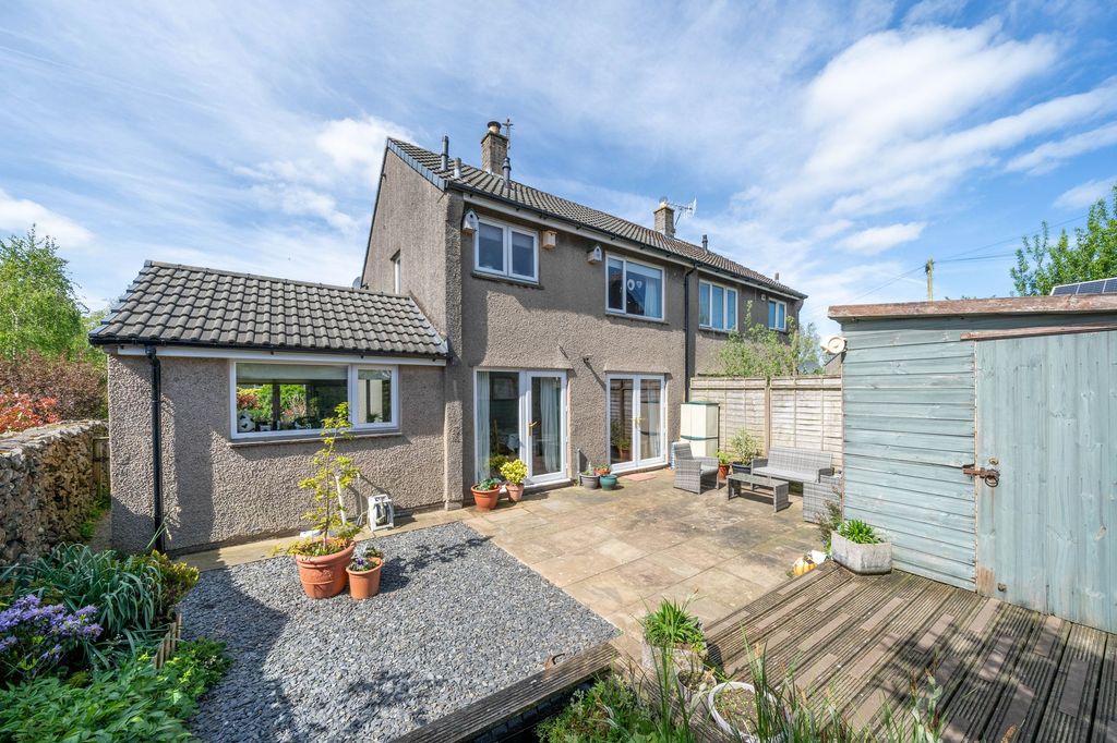 Property photo 2 of 21