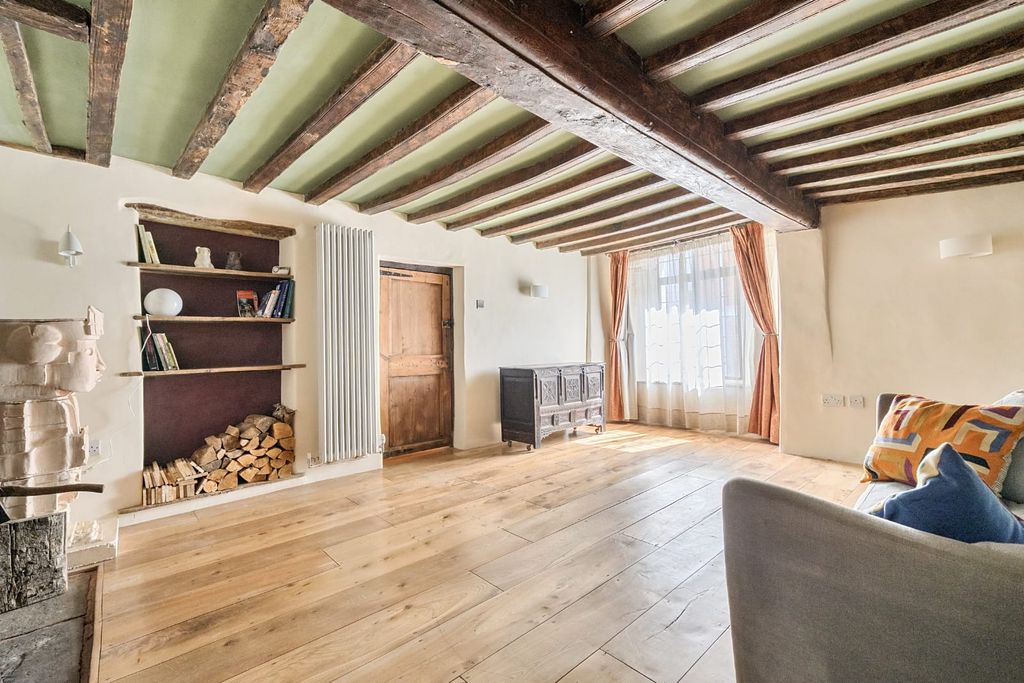 Property photo 3 of 12