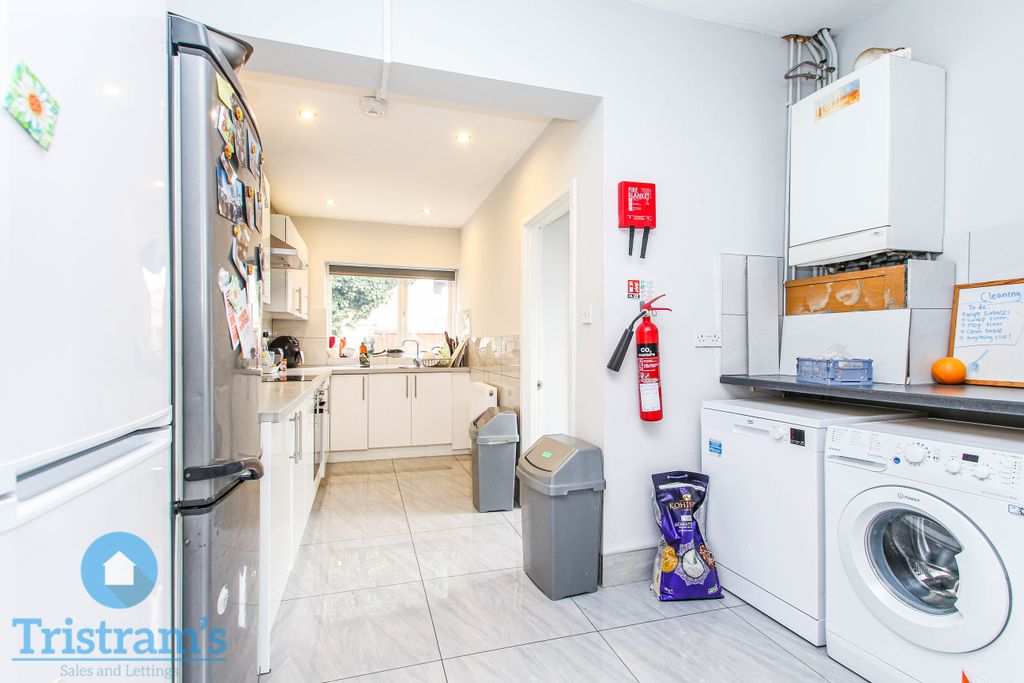 Property photo 3 of 16 Img_5225