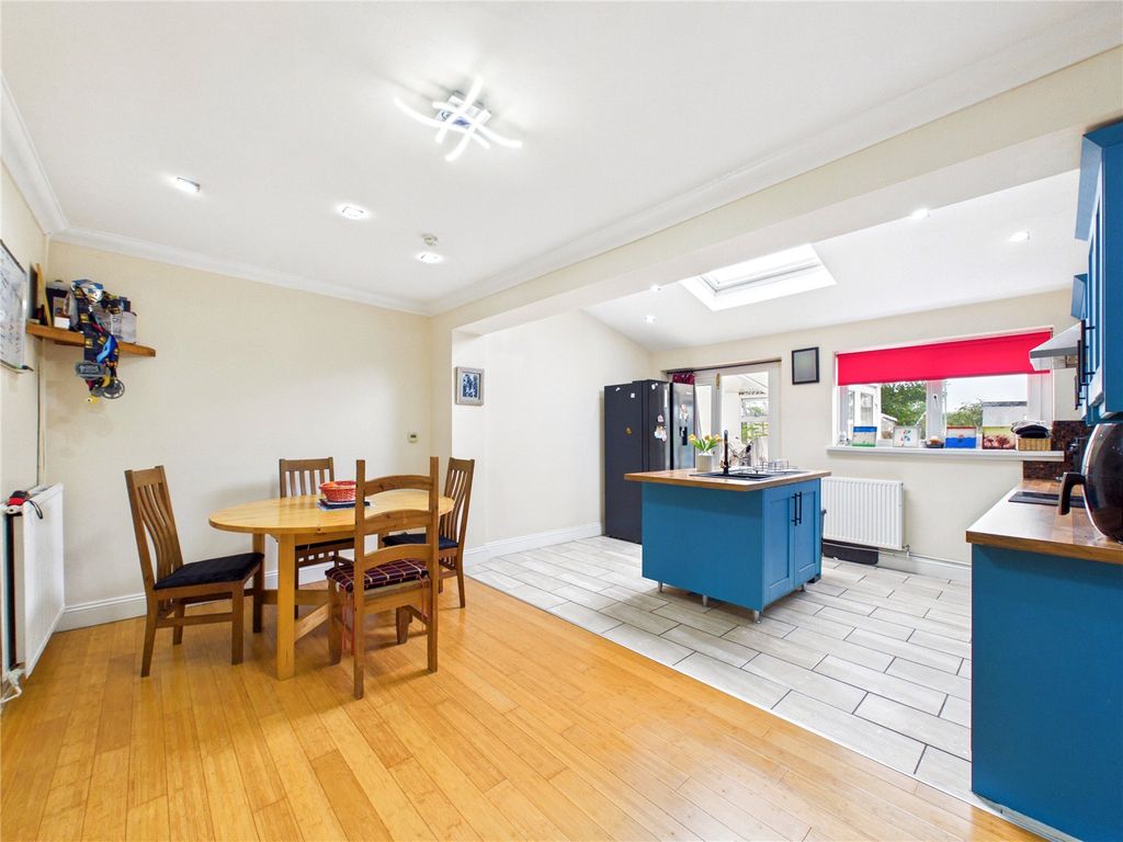 Property photo 3 of 29 Picture No. 32