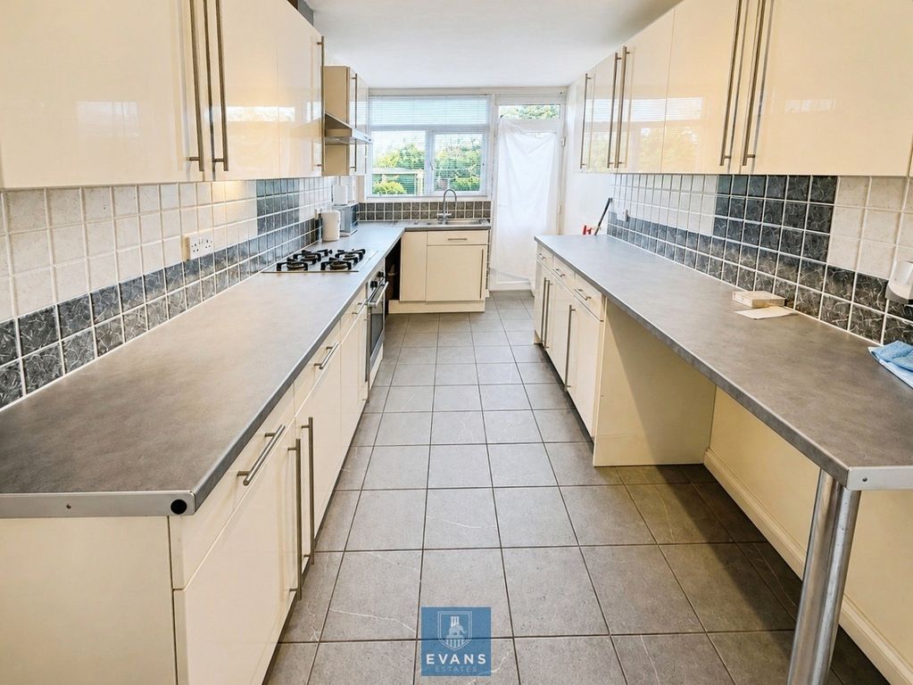 Property photo 2 of 11 Refitted Kitchen