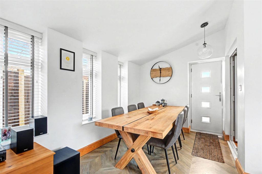 Property photo 3 of 15 Dining Room (3).Jpeg
