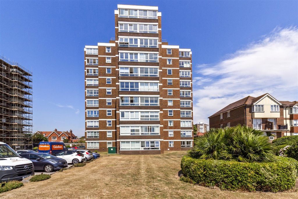 Property photo 1 of 18 39 Balcombe Court-015.Jpg