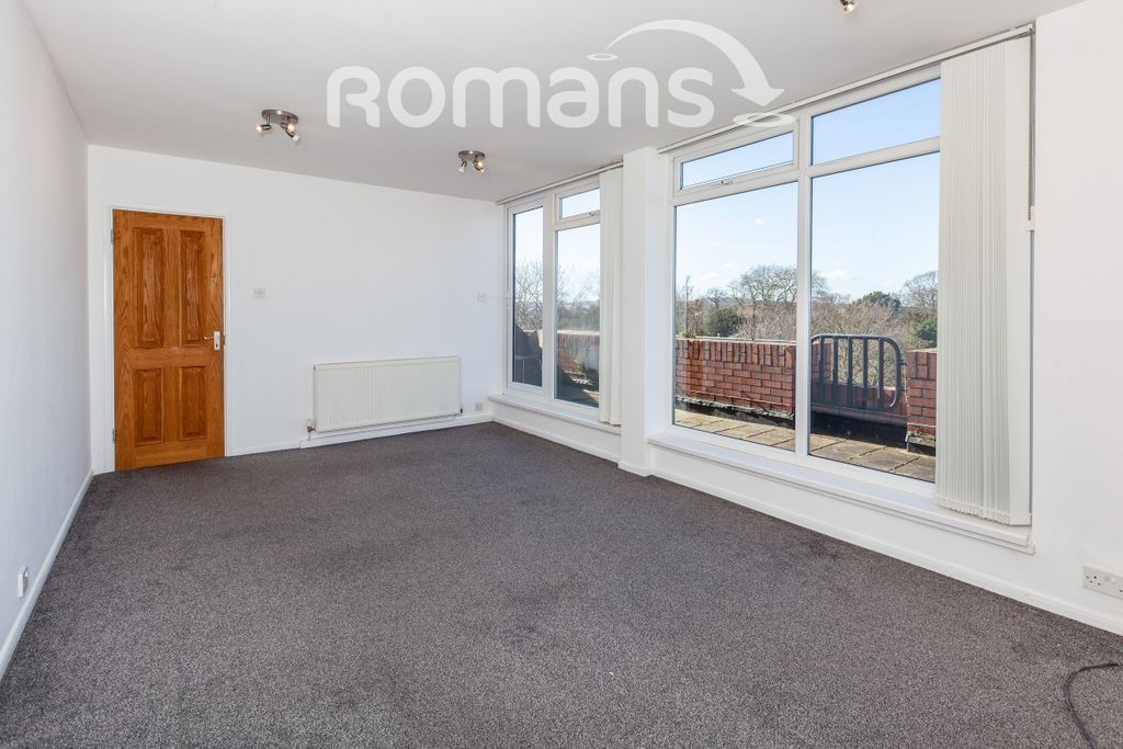 Property photo 2 of 12 1