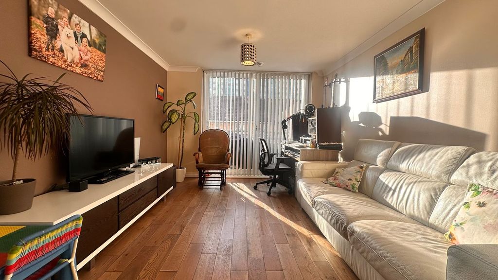 Property photo 3 of 9