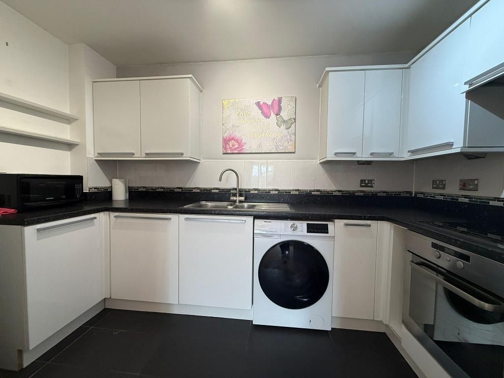 Property photo 1 of 5