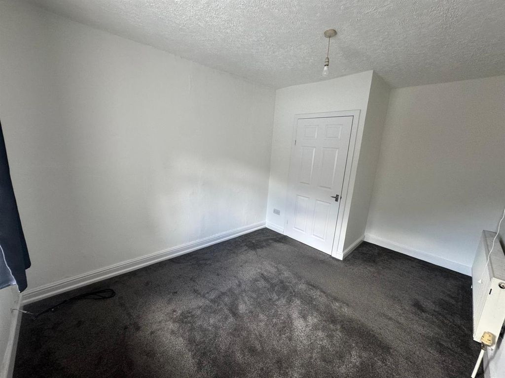 Property photo 1 of 15 Bedroom 1