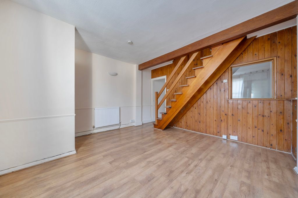 Property photo 2 of 12 14084349698330325Fb83