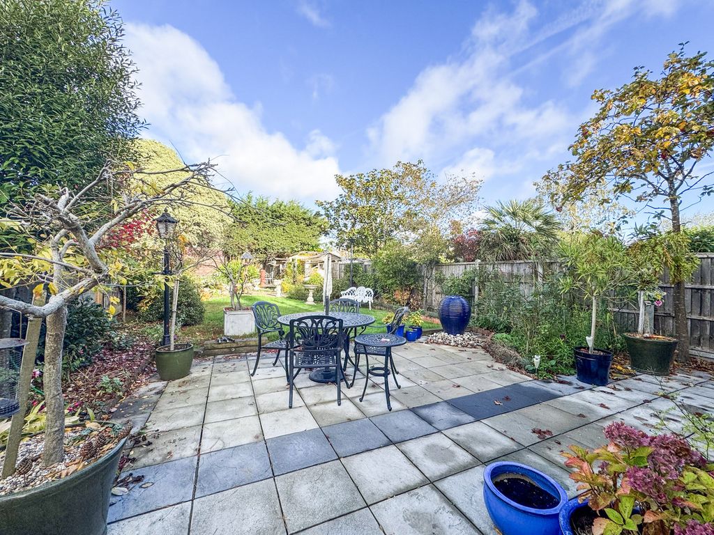 Property photo 2 of 27