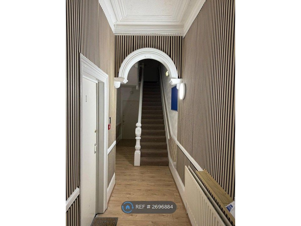 Property photo 2 of 10 Entrance