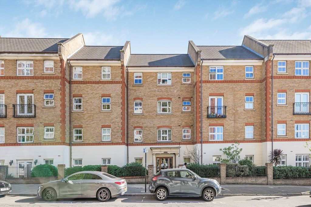 Property photo 1 of 8