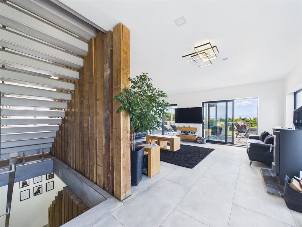 Additional image 40 of 5 bed property for saleChene Road, Peacehaven BN10