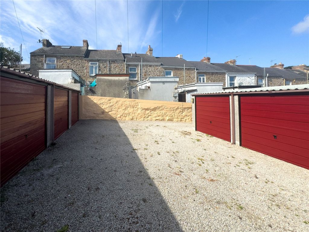 Property photo 2 of 6 Picture No. 12