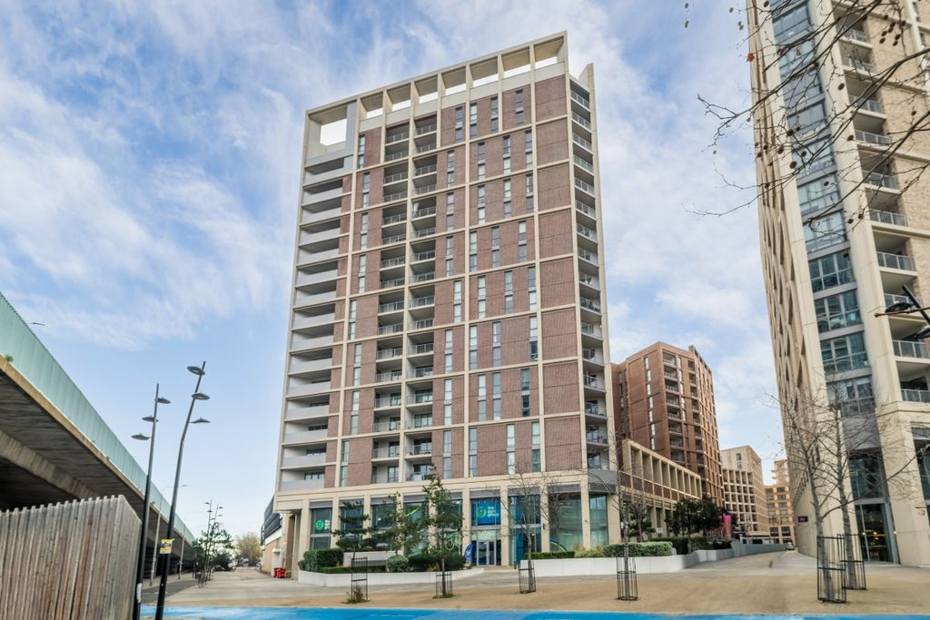 Property photo 3 of 13 Exterior