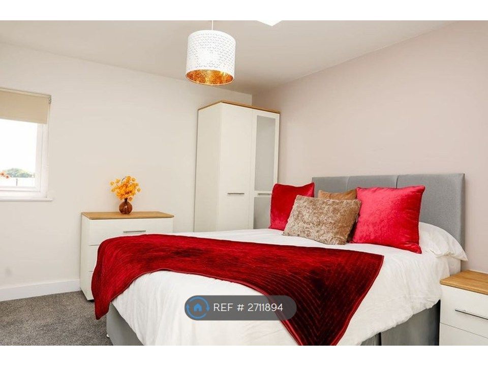 Property photo 1 of 23 Room 8