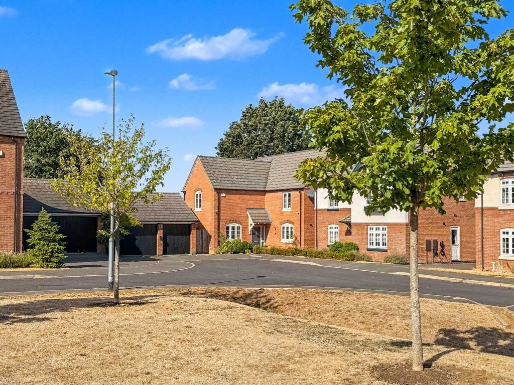 Property photo 1 of 63 5340953
