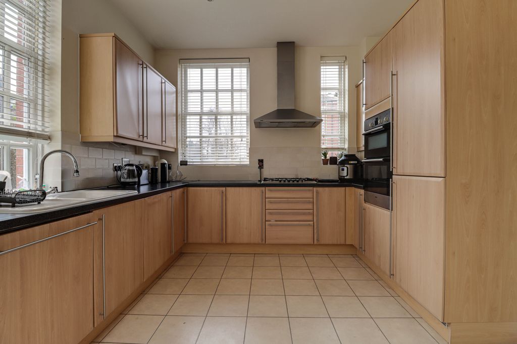 Property photo 3 of 20 Img5187Img5189