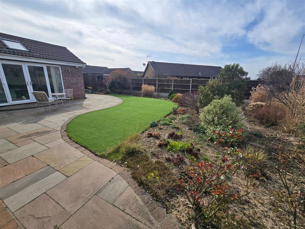 Property photo 2 of 16 Garden