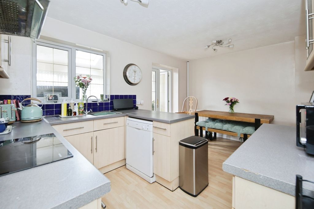 Property photo 3 of 16 Photo