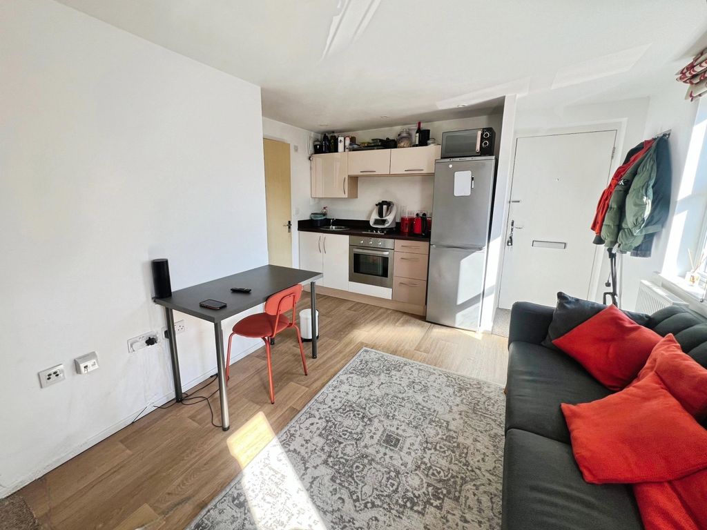 Property photo 1 of 3 Living Room