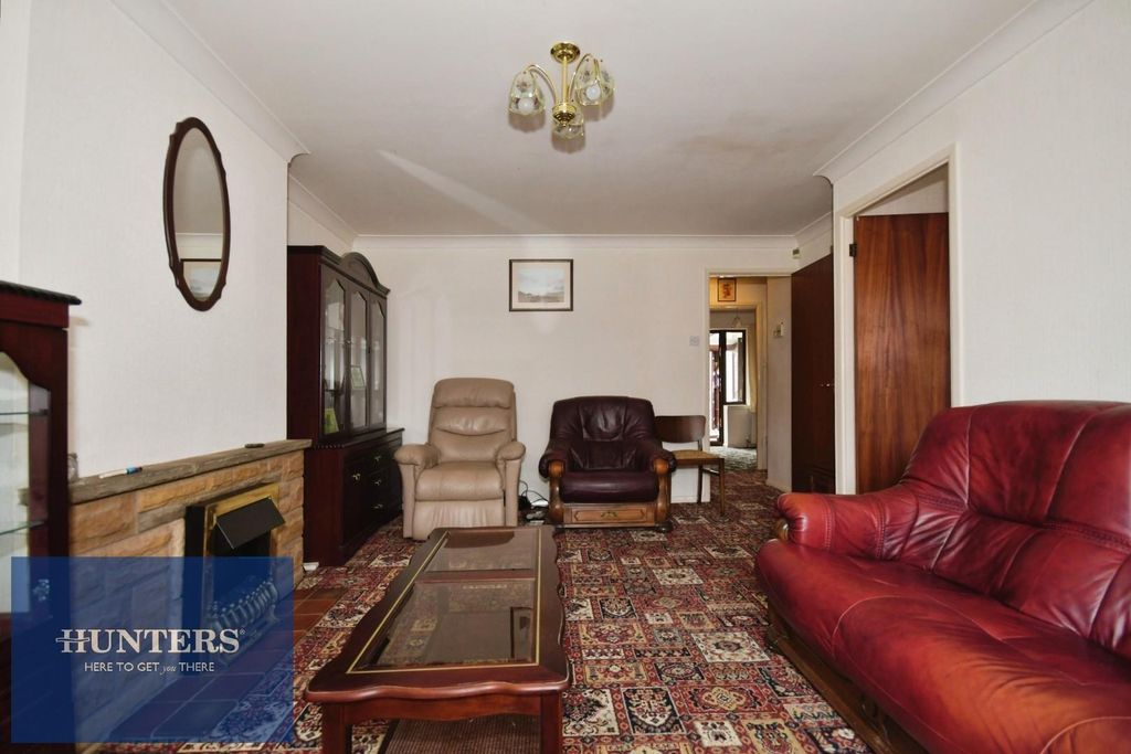 Property photo 3 of 16 Lounge 3.Jpg