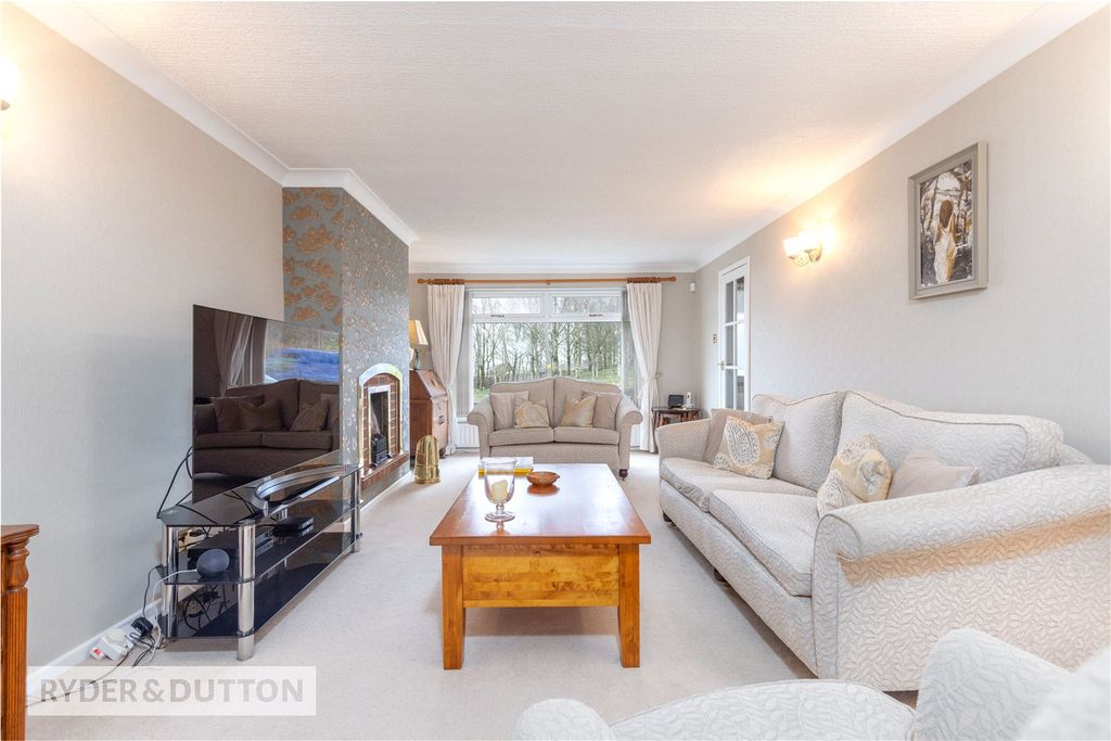 Property photo 1 of 38 Picture No. 09