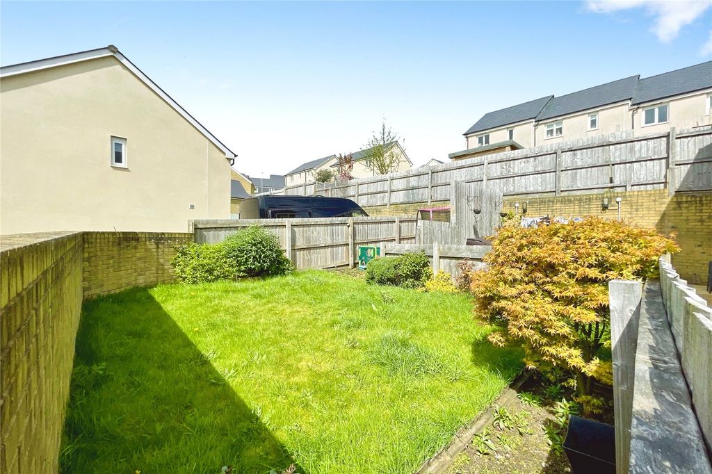 Property photo 3 of 15 Garden